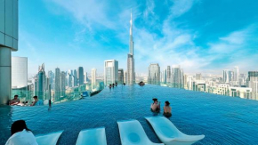 5 Star High Rise Luxury Apartment, Infinity Pool With Stunning Burj View - Brand New Apartment